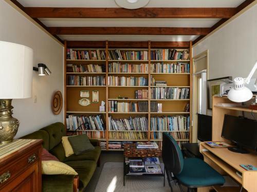 Jacaranda Lodge - Napier Hill Holiday Home