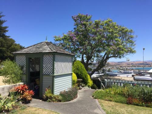Jacaranda Lodge - Napier Hill Holiday Home