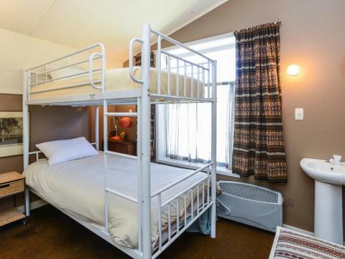 Jacaranda Lodge - Napier Hill Holiday Home