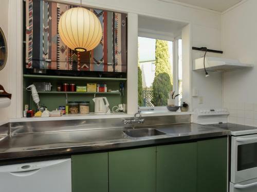 Jacaranda Lodge - Napier Hill Holiday Home