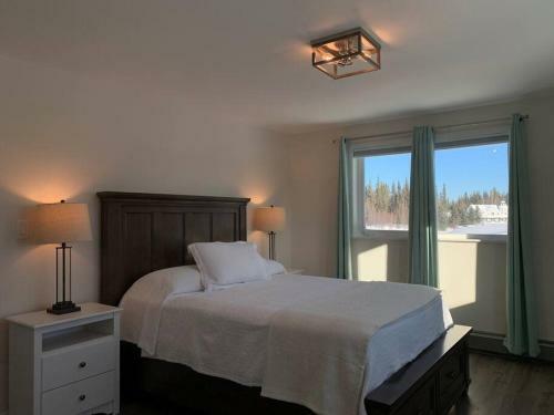 *quiet* Chena *riverfront* Beach House In Town