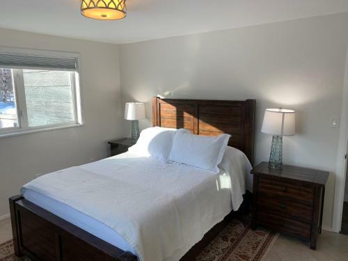 *quiet* Chena *riverfront* Beach House In Town