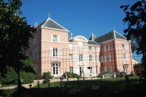 Hostal Chateau De La Chapelle Des Bois