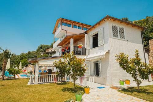 Hostal Vila&apartments Kadare