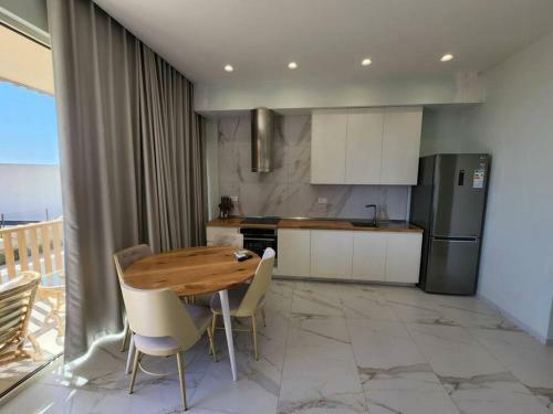 Apartment 115/3, Green Coast