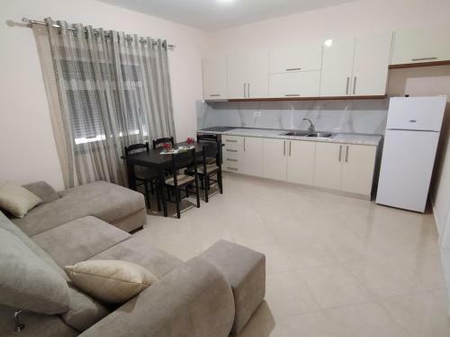 Eljos House