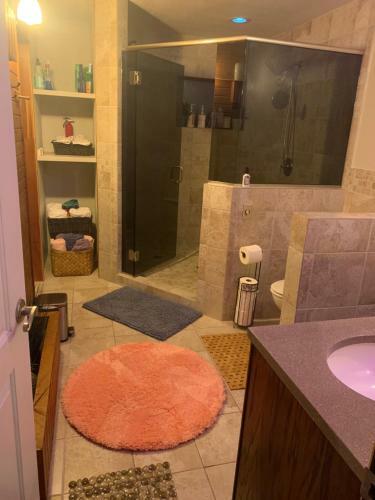 Riverfront Home W/ Sauna, Tub & Beautiful Views