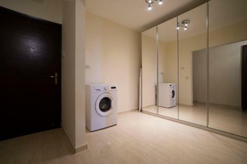 Modern 2 Bedroom, Sea View Apartment.