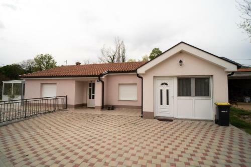 Villa Emilija-ko?u?a