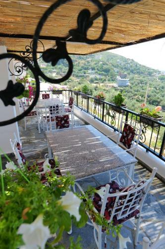 Bed & Breakfast Vila Panorama Piqeras