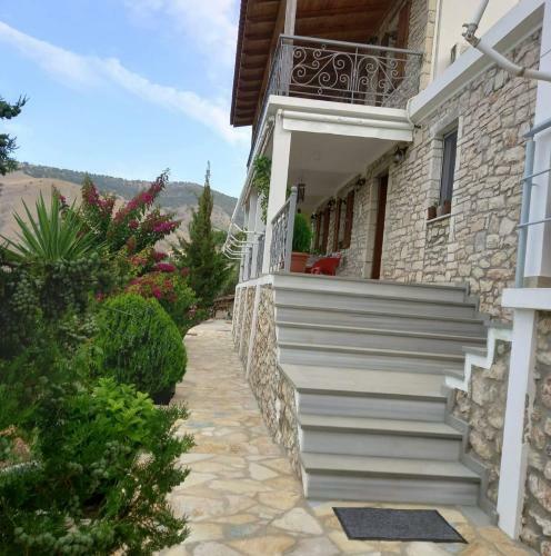 Villa On Rocks Qeparo