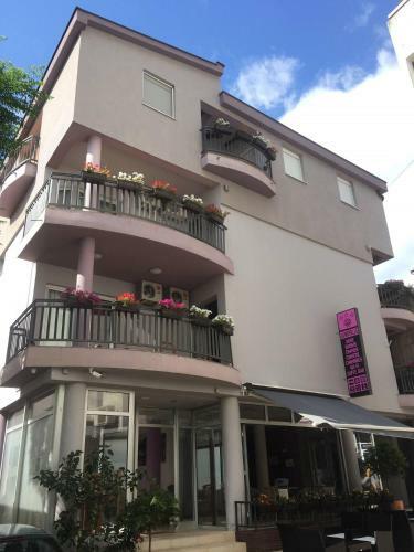 Hotel Lombrelle