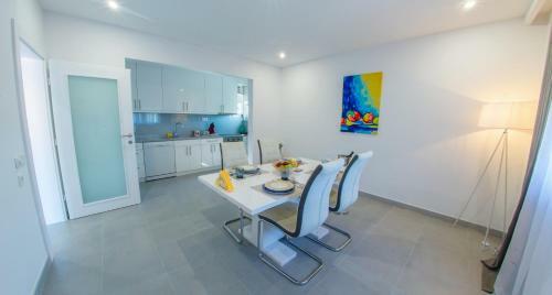 Villa Carpe Diem - With Private Pool