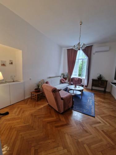 Pajo Apartments