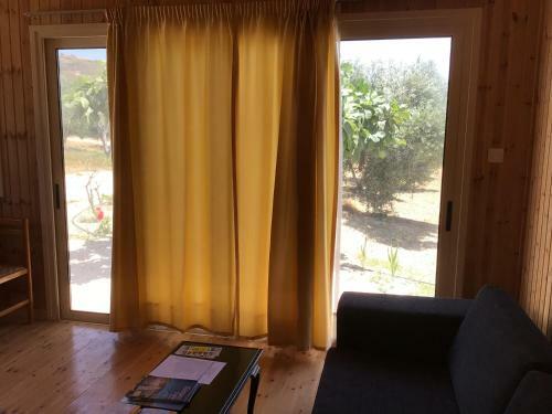 Pervolaris Cottages 2