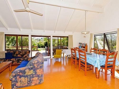 Olive Lane - Waiheke Holiday Home