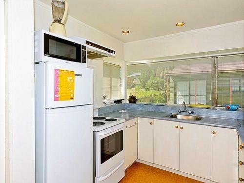 Olive Lane - Waiheke Holiday Home