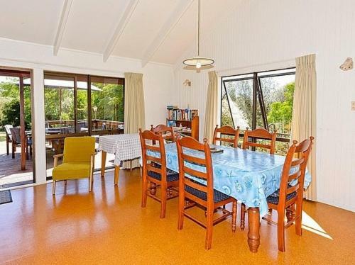 Olive Lane - Waiheke Holiday Home
