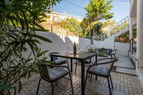 Apartments Malalu