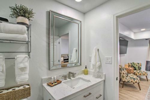 Apartamento Charming Retreat With Pool Access And Mtn Views!