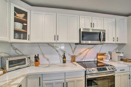 Apartamento Charming Retreat With Pool Access And Mtn Views!