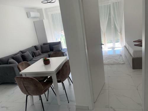 Apartment Immo 4 You