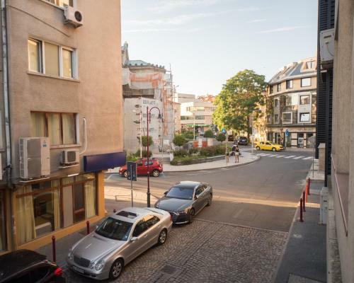 Super Center - Apart On Kiril & Metodi Square
