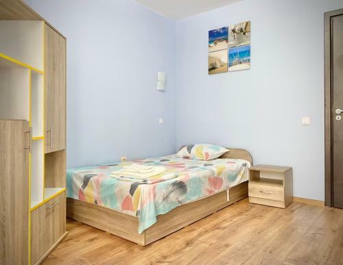Bright Apartment For 5 Guests With Free Parking