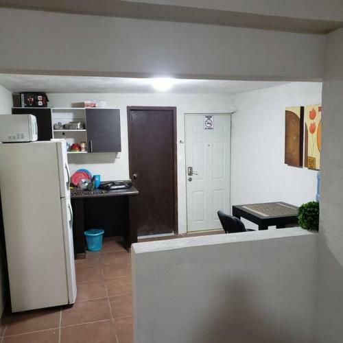 Apartamento Suite Con 2 Recamaras,2mini Splits, Parking Wifi 100 Mb, Cocina