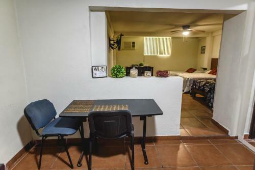 Apartamento Suite Con 2 Recamaras,2mini Splits, Parking Wifi 100 Mb, Cocina