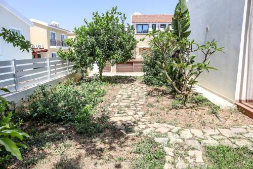 Est�a ? Coral Tree Villa In Kissonerga