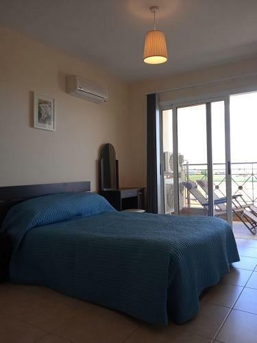 Cosy One Bedroom Apartment With Communal Pool