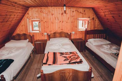 Hostal Bujtina Vellezerit Grrela