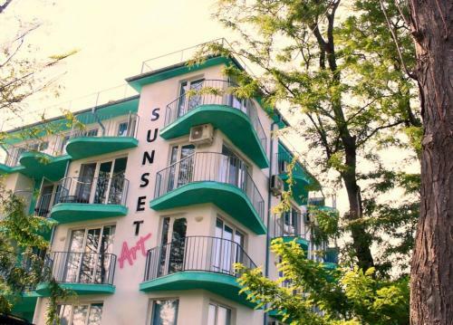 Hostal Sunset Art Beach Front