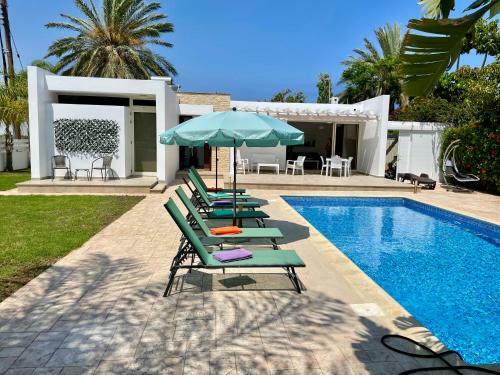 Spacious Island Villa With Private Pool