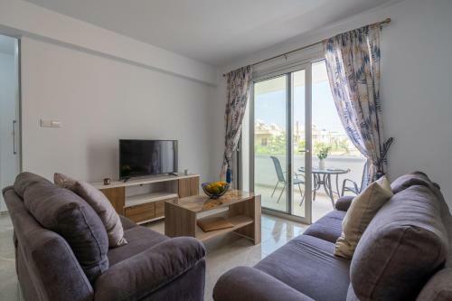 Apartamento Brightly Lit 1- Br In Larnaca W/ Pool