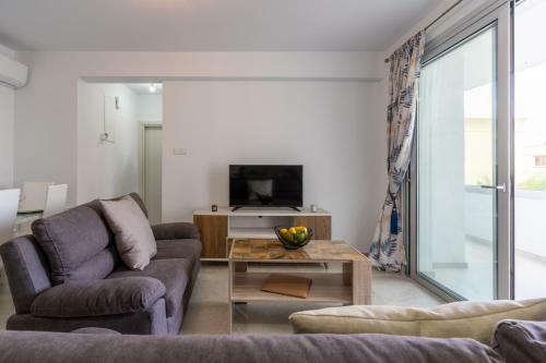 Apartamento Brightly Lit 1- Br In Larnaca W/ Pool