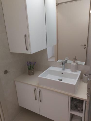 Apartamento Dinglis Residences 31