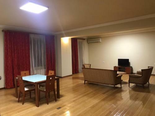Etna Art Apartments