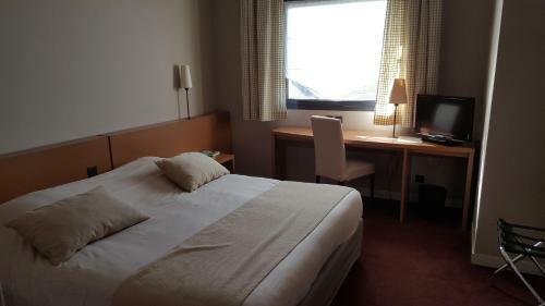 Logis Hotel De Loire Rest. Les Bateliers