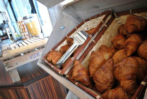 Logis Hotel De Loire Rest. Les Bateliers
