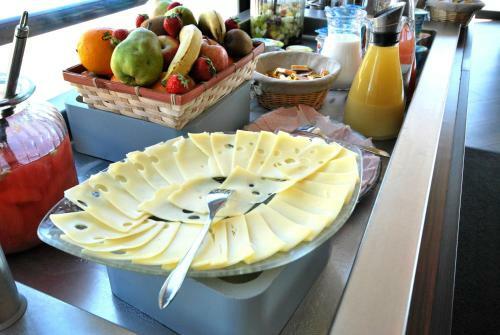 Logis Hotel De Loire Rest. Les Bateliers