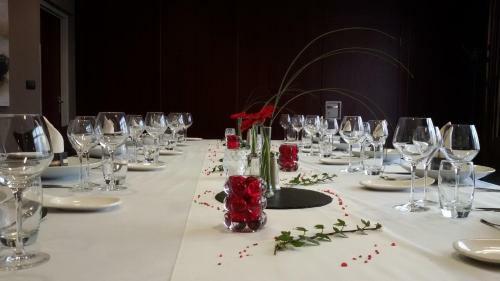 Logis Hotel De Loire Rest. Les Bateliers
