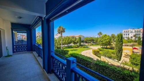 Marina Limasool 3 Bedroom Apartment & Pool