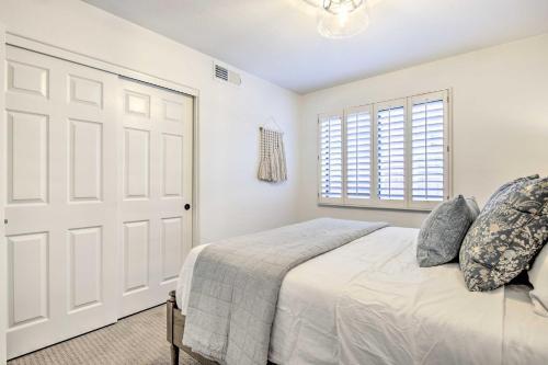 Classy Chandler Getaway Near Parks And Golf!
