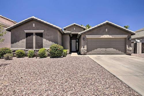 Spacious Chandler Home - Private Outdoor Pool