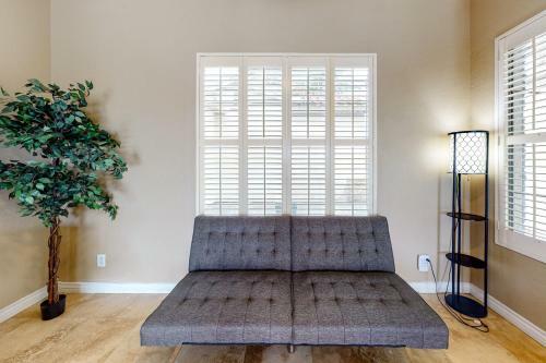 Chandler Charmer - Main House