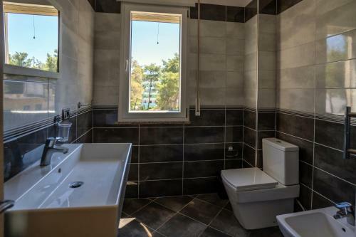 Evergreen Pines Apartment