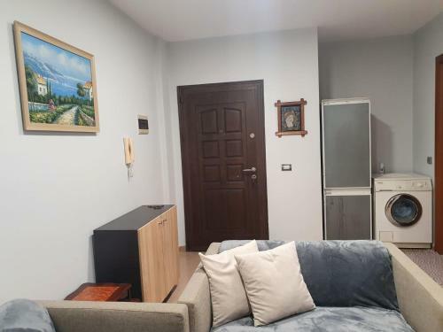 Apartament Mali I Robit