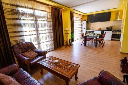 Guest House Dinaya